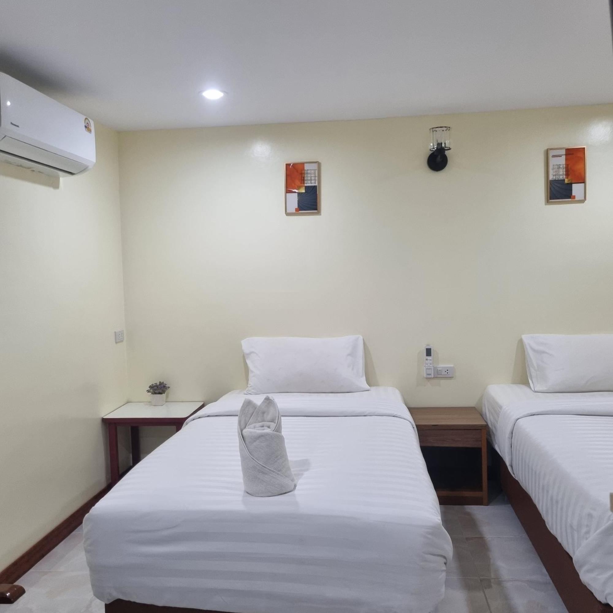 Haad Somboon House Hotell Bang Saphan Rum bild