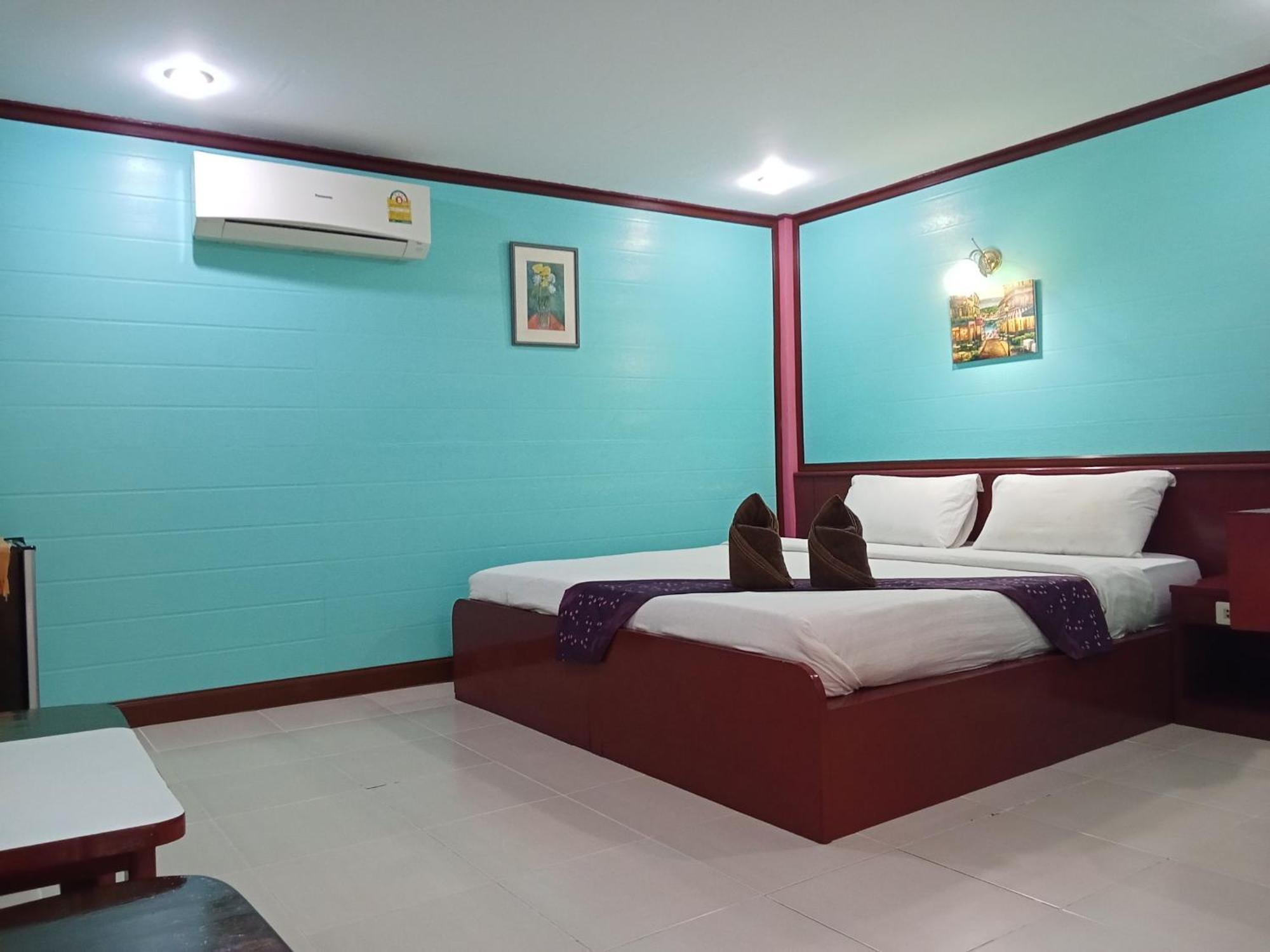 Haad Somboon House Hotell Bang Saphan Exteriör bild
