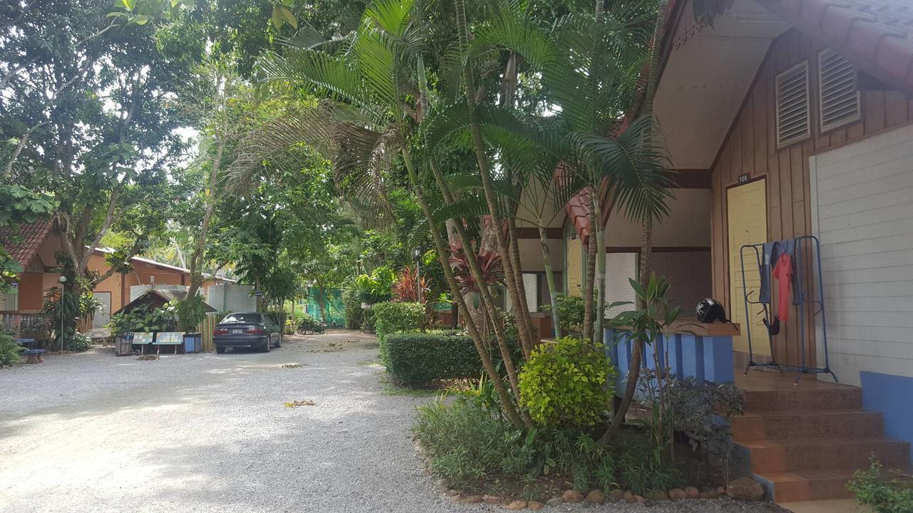 Haad Somboon House Hotell Bang Saphan Exteriör bild